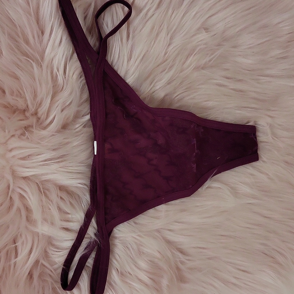 New Listing!! Brand New PINK VICTORIA'S SECRET THONG-M
